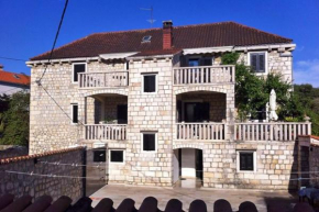  Apartments by the sea Sutivan, Brac - 2946  Сутиван